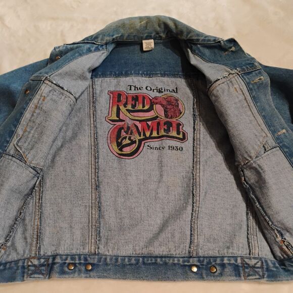 Y2K Live Ins Red Camel Denim Jacket Graphic Interior Trucker Unisex Small 90s - Picture 2 of 16